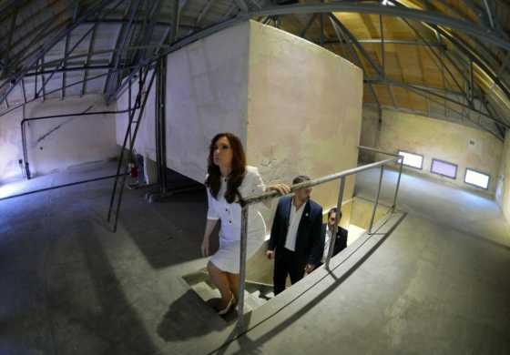 CFK en el ex ESMA: "Es un acto de resistencia de la memoria y de la vida"