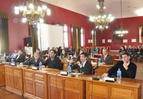 A los concejales de Junín no le cierran las cuentas de Meoni