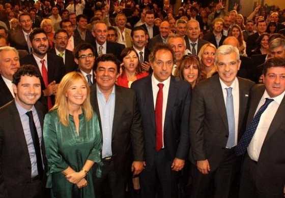 Scioli encabezó el "Encuentro de concejales para el desarrollo"
