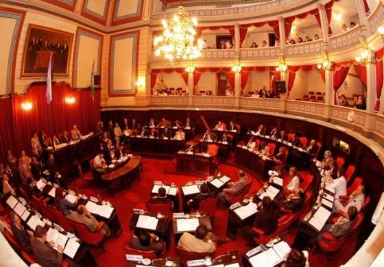 En el Senado bonaerense todos barajan y dan de nuevo