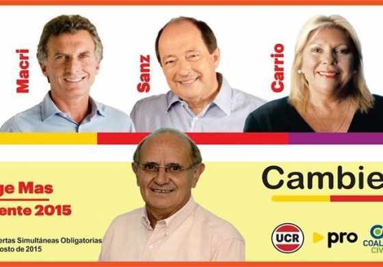 Más no saca los pies del plato