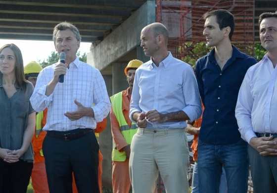 Aiola y Petrecca junto a Macri en el anuncio de las obras en la Autovía 7