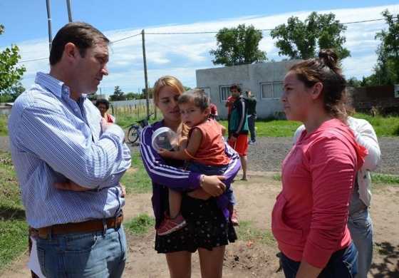 Lincoln: Serenal empezó la recorrida por los barrios