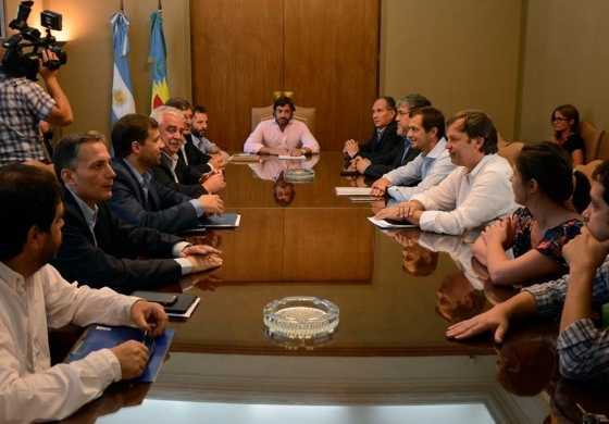 Diputados, senadores e intendentes del FPV se reunieron con el Ministro de Gobierno Salvai