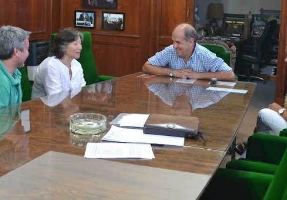  Zurro cede terreno municipal para una asociación civil que trabaja con personas con discapacidad física-motora