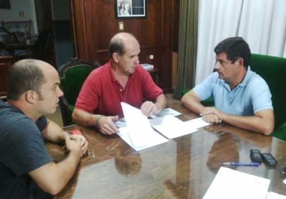  Zurro quiere que Salvador le cuente de qué se trata
