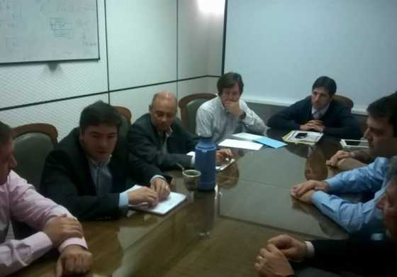 Intendentes oficialistas de la cuarta sección electoral sellan en La Plata un nuevo Comité para la Cuenca Hídrica del Río Salado