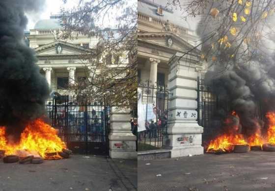  Se aprobó con escándalo incluido