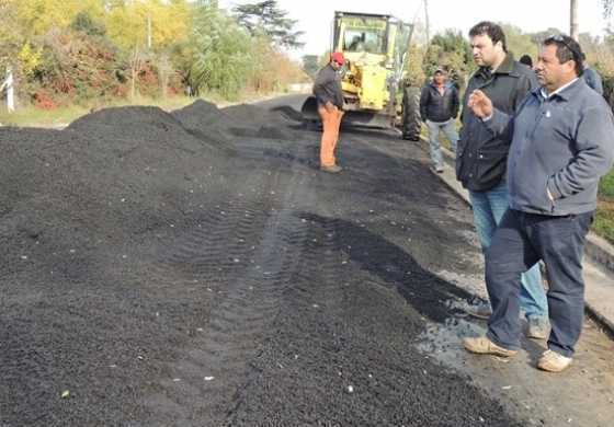  Barroso y Vivani recorrieron obras de pavimentación