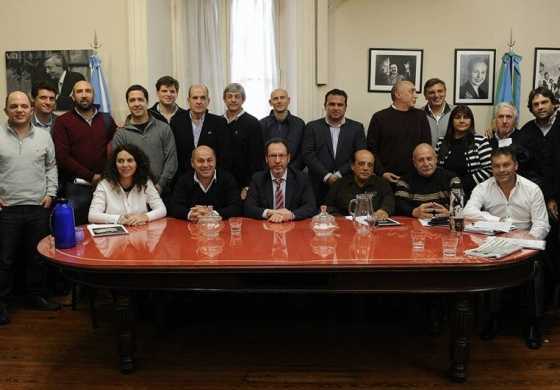 Intendentes y diputados de la cuarta por el FPV se reunieron en La Plata y pospusieron el apoyo al proyecto para limitar las reelecciones 
