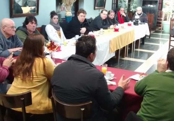  Aiola desayunó con periodistas y valoró el rol de la prensa 