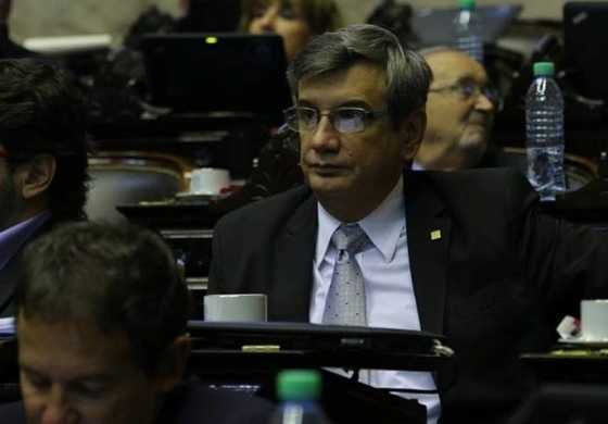  "Somos diputados del Pueblo de la Nación dispuestos a mejorar cada proyecto en beneficio de los 40 millones de argentinos"