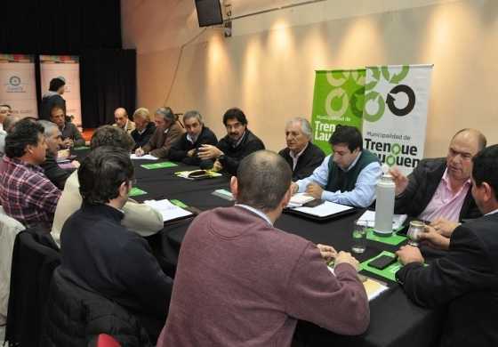  Sarquis se reunió con intendentes, legisladores, funcionarios y productores regionales