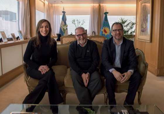 Vidal hace gala del Boleto Estudiantil con una foto política con Pablo Díaz