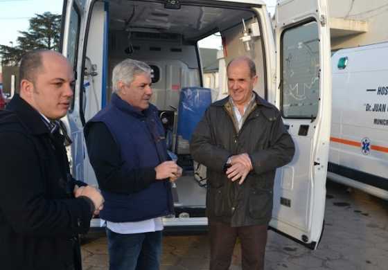  Pablo y Avelino Zurro entregaron una nueva unidad de traslado para el Hospital Aramburu