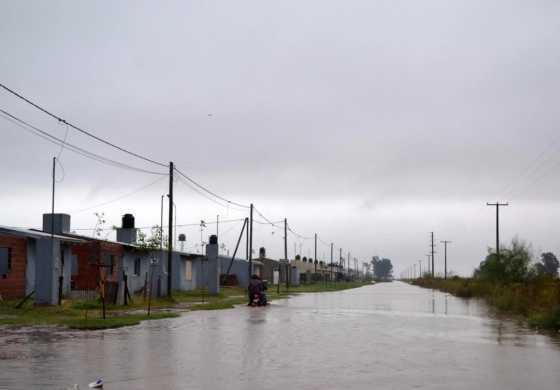 GENERAL VILLEGAS I Eduardo Campana activó todas las áreas del municipio para atender a los vecinos afectados por la inundación