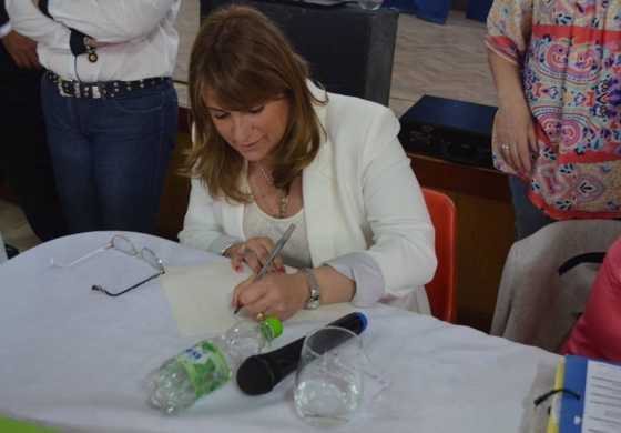  Revilla busca mejorar el sueldo de los empleados municipales