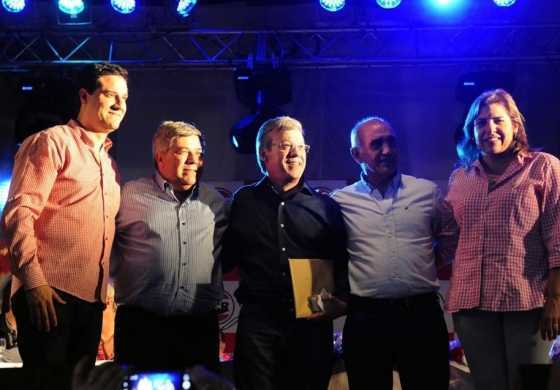  Salvador desembarca en la tierra de Gatica para presidir plenario de la UCR bonaerense