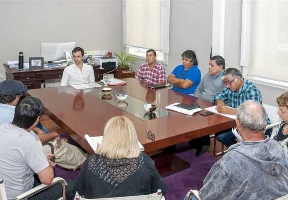  Luego del traspié sufrido por las inundaciones, el intendente Petrecca recibió reclamos de los fomentistas
