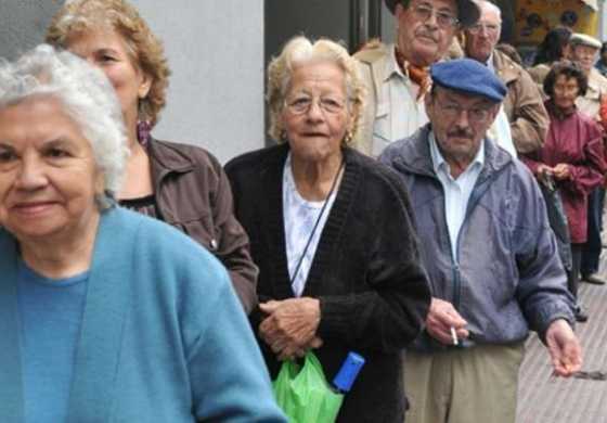  En fila, el peronismo de la Cuarta Sección Electoral salió a repudiar el polémico DNU de Mauricio Macri