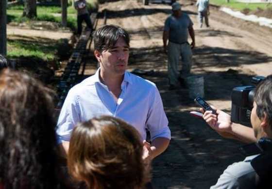  Flexas abraza el manual de Joaquín de la Torre y pone a la obra pública como eje de campaña