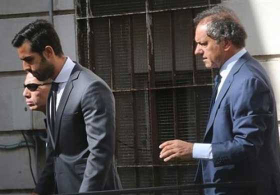 Scioli declaró en los tribunales platenses por acusaciones sobre su paso por la gobernación bonaerense
