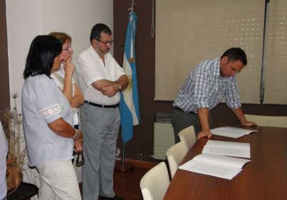  Alberto Conocchiari cerró el acuerdo con los empleados municipales 