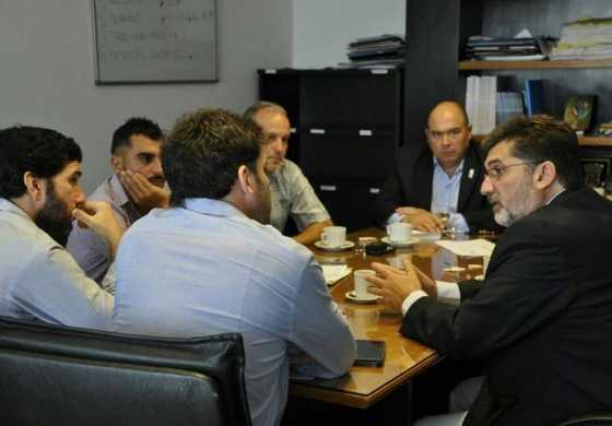  Alessio busca posicionarse políticamente acentuando el debate por la culminación de un plan de viviendas