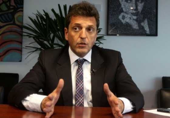  Massa desembarca en la tierra de Petrecca para abrir una Escuela de Gobierno