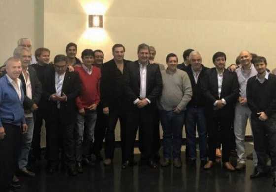  Cortes y Lago en almuerzo con el ministro de infraestructura y funcionarios provinciales