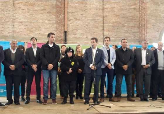  Ritondo continúa en la región entregando material a las fuerzas de seguridad