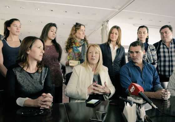 Stolbizer pasó por la Cuarta, llevó sus propuestas de campaña y presentó a sus candidatos 