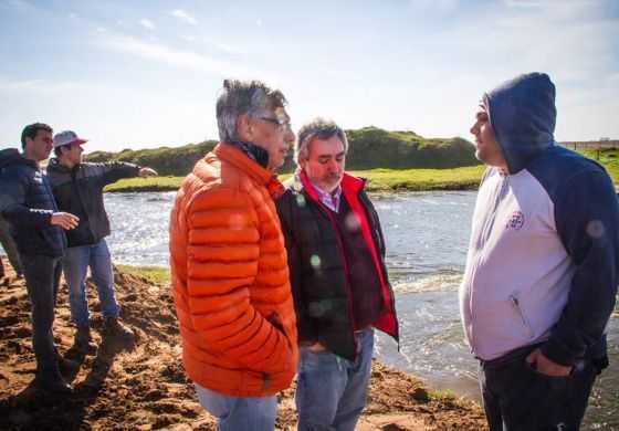  El avance del agua pone una breve pausa a la campaña política 