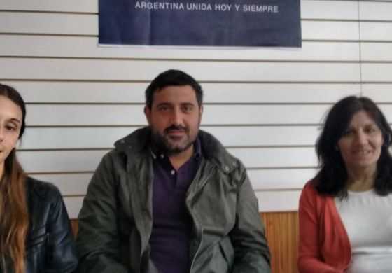  Con críticas, los candidatos de 1PAÍS explicaron sus propuestas