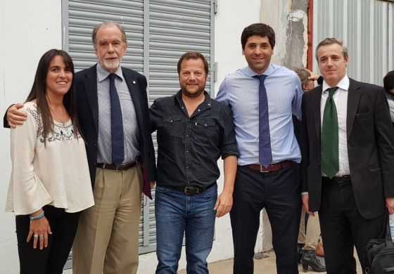  González Fraga llegó escoltado por Bruno y García De Luca para respaldar a los candidatos locales