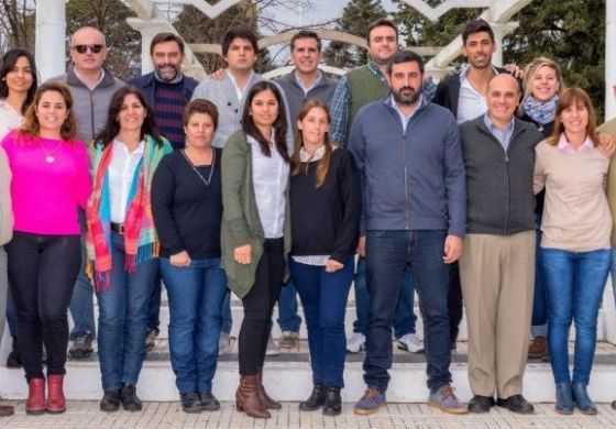  1PAÍS arremete contra el oficialismo y saca &ldquo;trapitos al sol&rdquo;