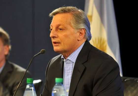 Piden la renuncia de Aranguren por figurar en los "Paradise Papers"