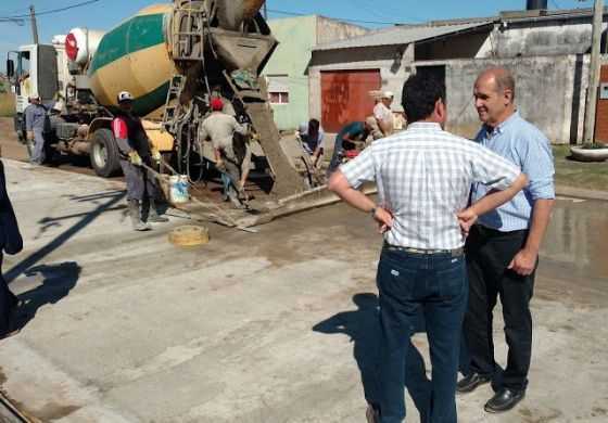  Zurro visitó obras y continuó criticando el Presupuesto de Vidal
