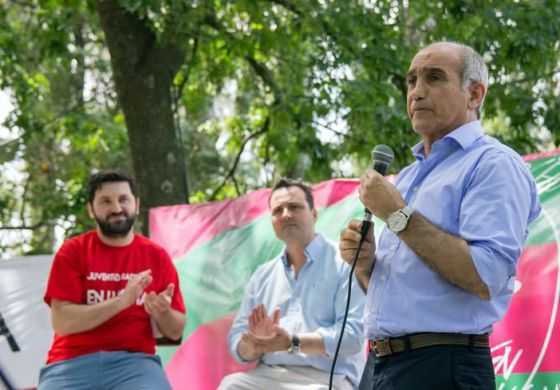  Salvador desembarca en el distrito de Aiola para encabezar un campamento de la Juventud Radical