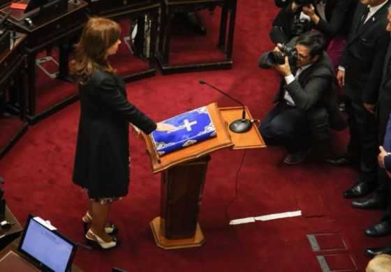 Cristina juró como senadora