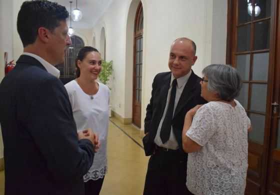  Sala pone la lupa en la frecuencia con la que pasan los micros 