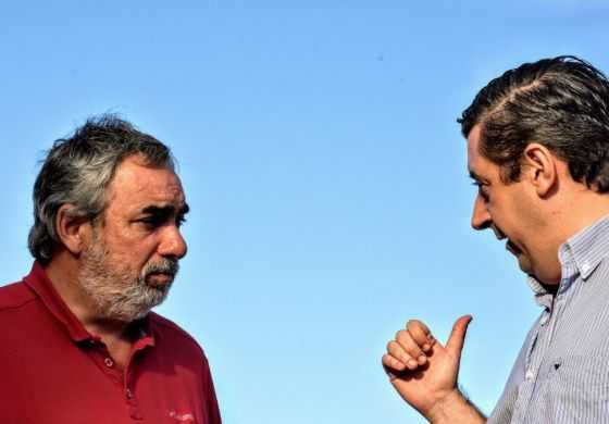  Fernández y el intendente de Guaminí buscan repavimentar la calle que divide a sus distritos
