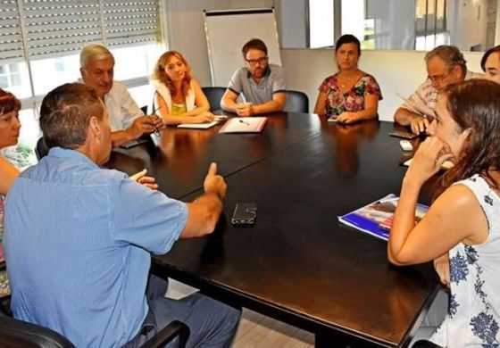  Funcionarios de Fernández y Campana mantuvieron un encuentro con la mira puesta en el déficit habitacional