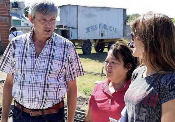  Cortes recibió a funcionarios del Instituto de la Vivienda y recorrió obras