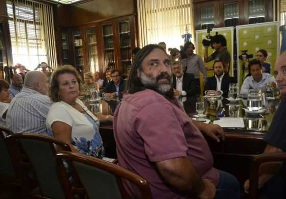 Vidal ofreció un 15% pero los gremios docentes rechazaron la propuesta