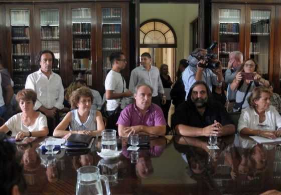 Gremios docentes rechazan propuesta del gobierno y analizan ir al paro el próximo lunes