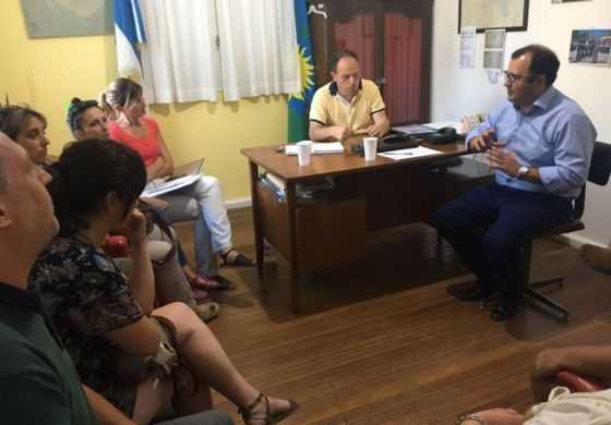 Padres de alumnos de una escuela rural le pidieron a Daletto que interceda para evitar el cierre de escuelas