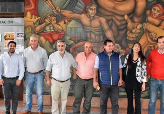  Fernández, Reynoso y otros intendentes extraseccionales se reunieron para evitar el cierre de oficinas provinciales