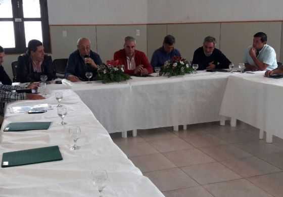 Buil junto a intendentes de la Cuarta dijeron presente en nuevo encuentro de regionalización