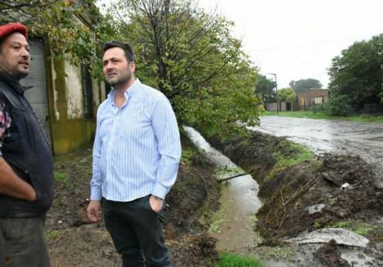  Tras las lluvias, Aiola recorrió los barrios más afectados